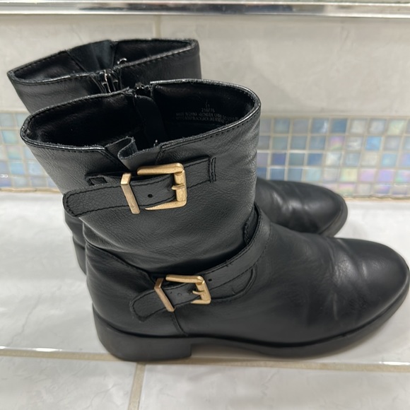 Black ankle boots - Picture 2 of 9